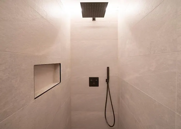 Panorama 180 View 2ba 10 Pax Chalet *